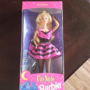 Vintage 1996 City Style Barbie nib